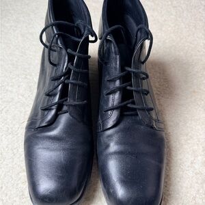 St. John's Bay Black Leather Lace-Up Ankle Boots Size 8M